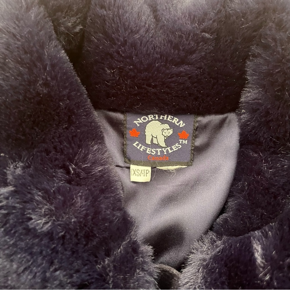 Northern Lifestyles Inukshuk Faux Fur Jacket XS | Arctic Winter Scene Plush Coat - Picture 4 of 6